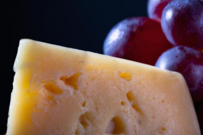 discovering-mustaleima-emmental-cheese-of-finland_einszueins-2