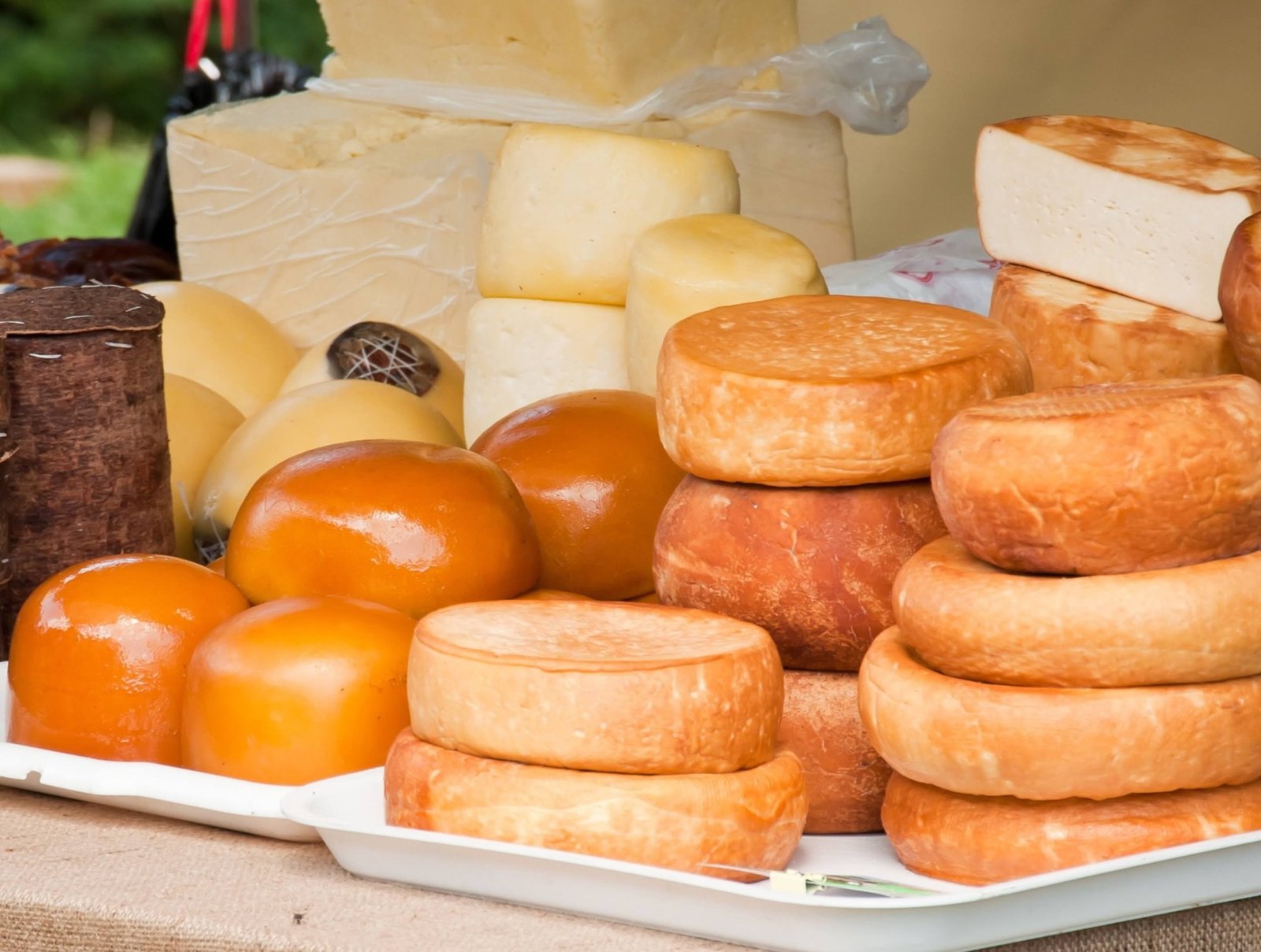 discover-authentic-cheese-from-romania-today-2
